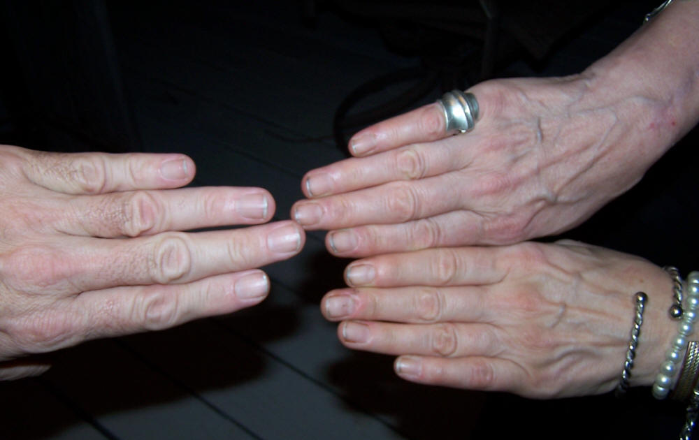Dirty Nails/Clean nails. Who's the artist? Who's the blogger?